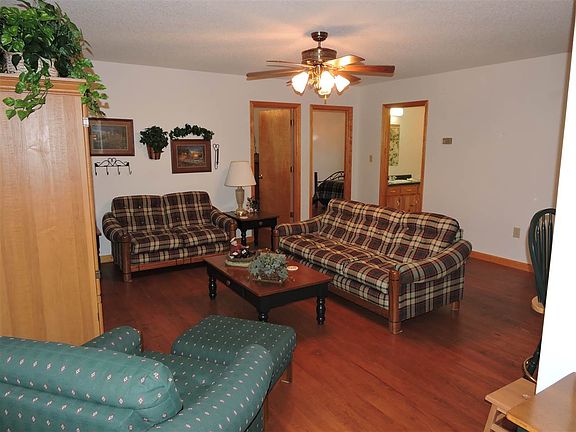 2nd image of 137 Lakehill Dr