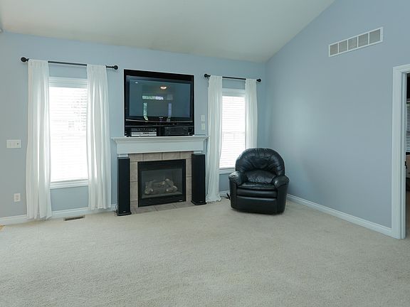 4th image of 8306 Engelwood Ave
