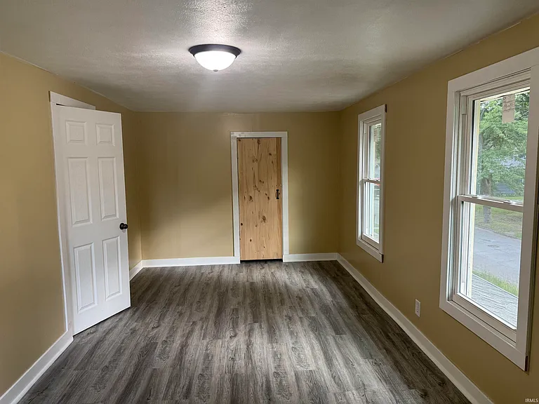 1134 N Johnson St — Photo 15