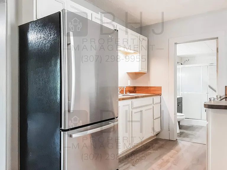 141 W 7th St — Photo 3