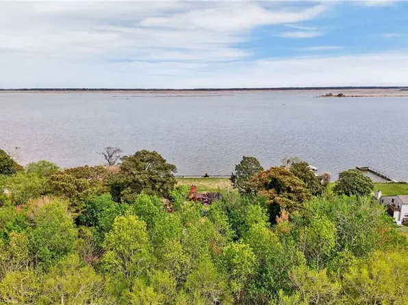 6468 Knotts Island Rd, Virginia Beach, VA 23457