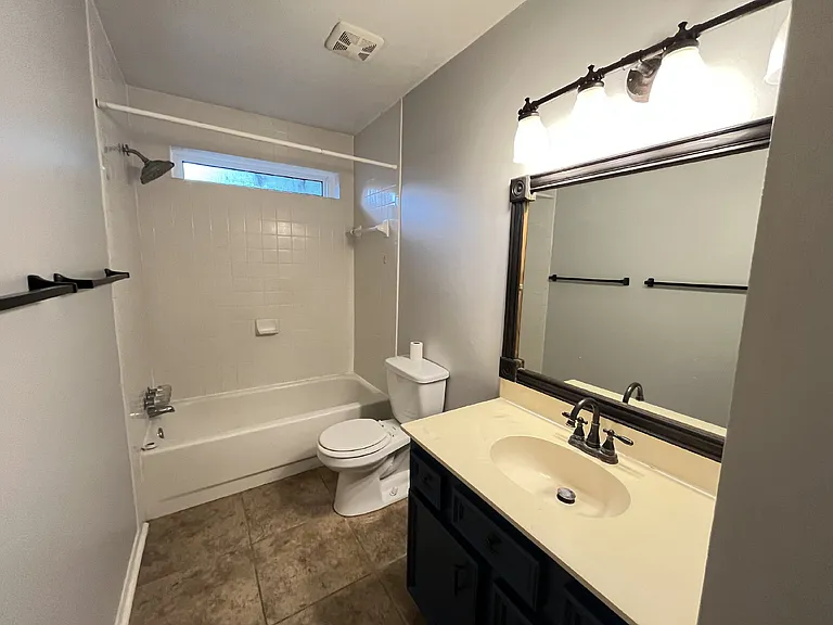 2919 Holly Green Dr — Photo 13
