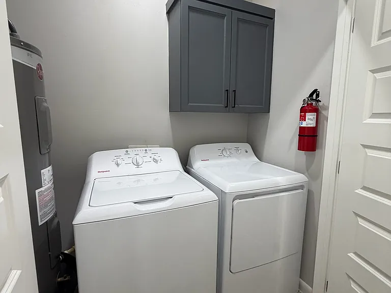 2409 Indian Creek Ave #3 — Photo 9