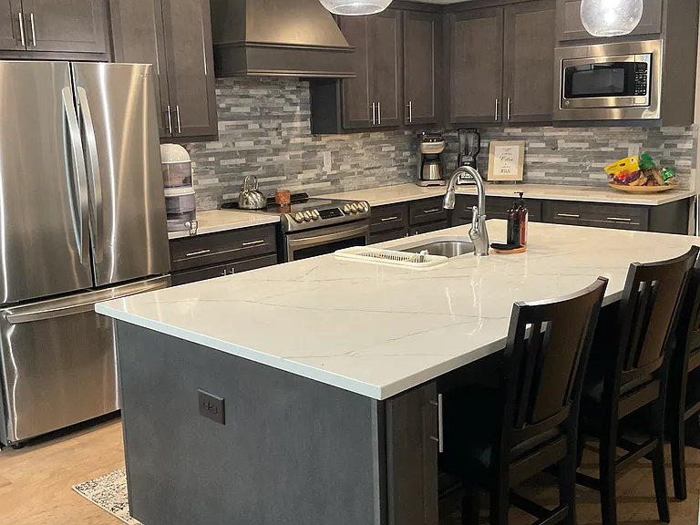 1050 Legend Dr — Photo 5