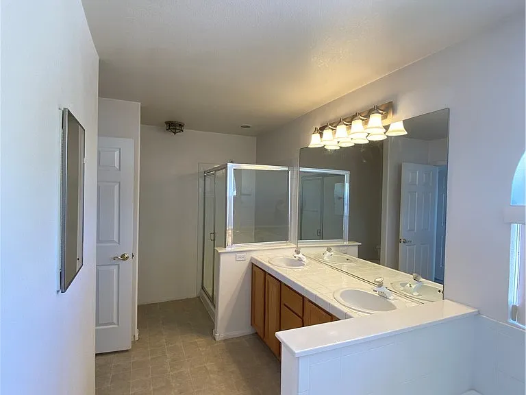 8328 Sea Glen Dr — Photo 15