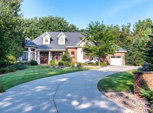 4005 Burr Oak Dr, Middleton, WI 53562