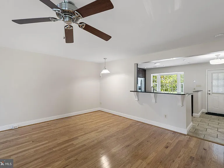 124 Barnsfield Ct #216 — Photo 12