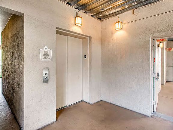 4th image of 204 E South St Unit 3062