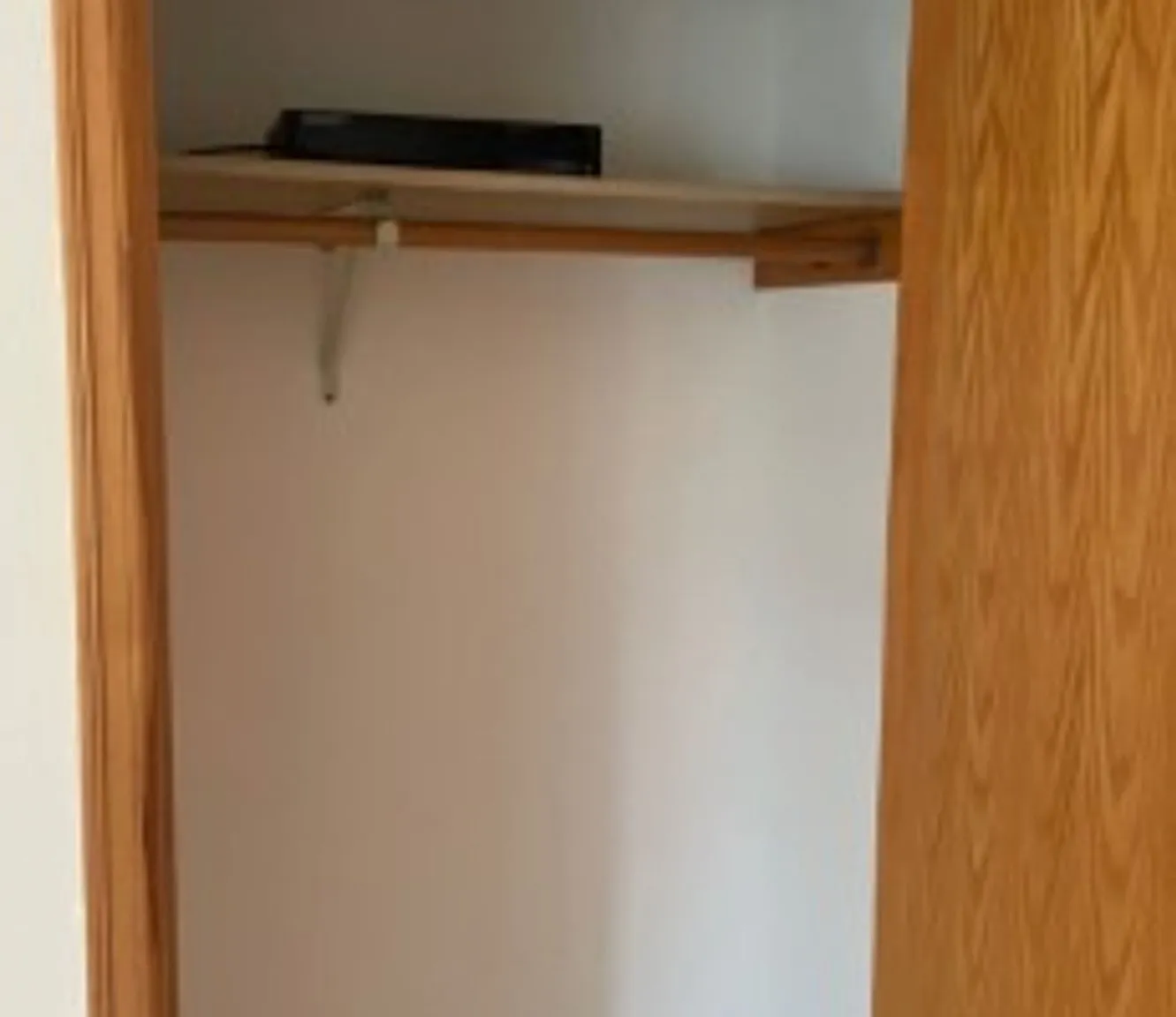 112 W 2nd St Unit B — Photo 2