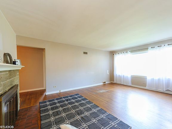 4th image of 417 N Dryden Pl