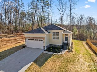 1214 Summerhill St SW, Lenoir, NC 28645