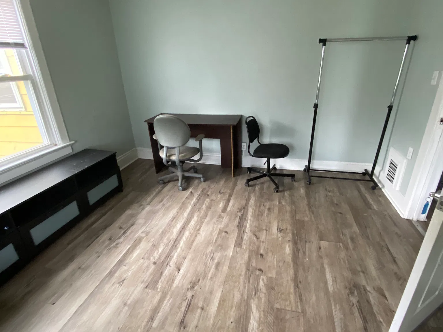 3 bed, $1,350 — Photo 4