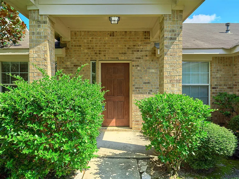6214 Channelbrook Ln — Photo 3