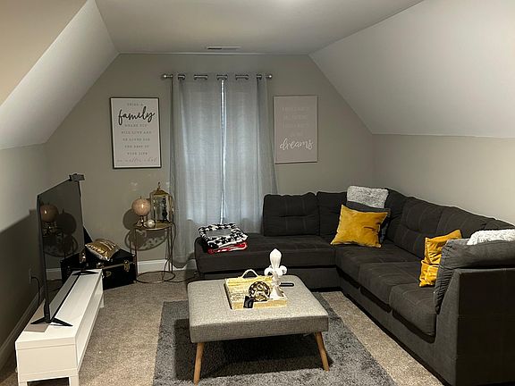 3rd image of 3785 Andreas Dr