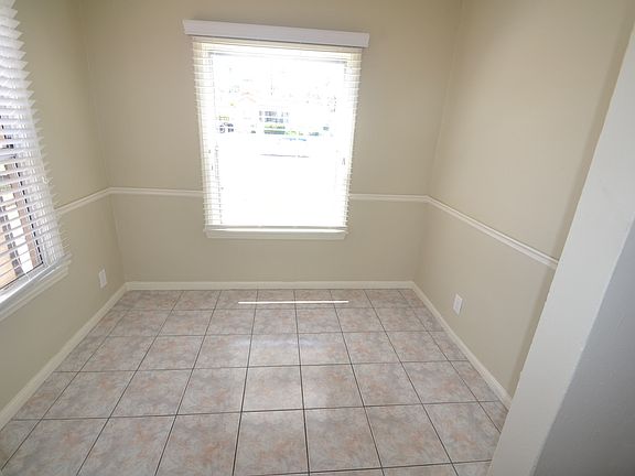 4th image of 4704 S Victoria Ave