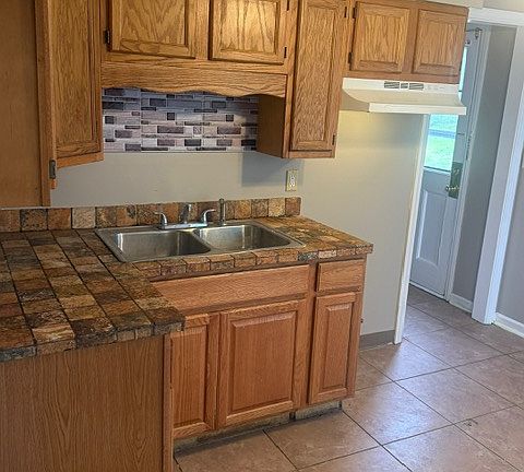 3rd image of 3446 Ambert Ave