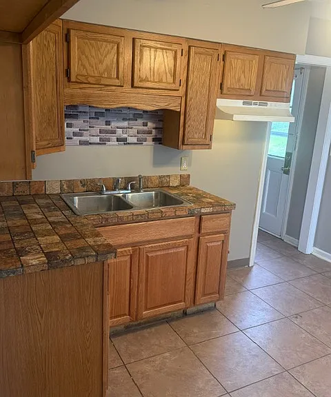 3446 Ambert Ave — Photo 3