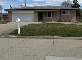 36592 Ridgecroft Dr, Sterling Heights, MI 48312