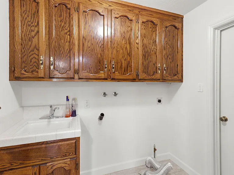3 Kennedy Pl — Photo 37