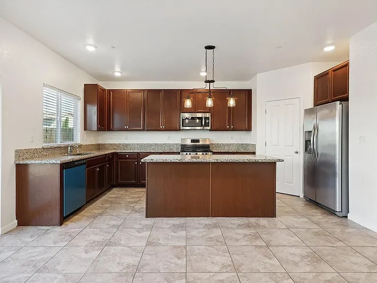 7185 Corvus Cir — Photo 12