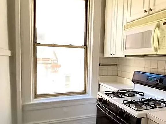 5th image of 77 W 85th St APT 6E
