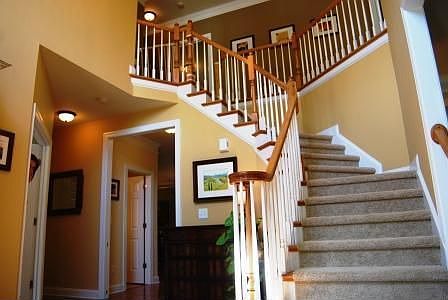 2 story foyer!