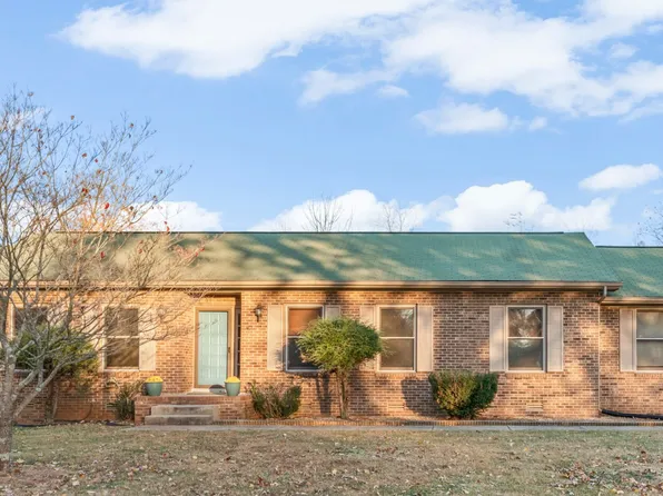 2402 Wiltshire Dr, Murfreesboro, TN 37129