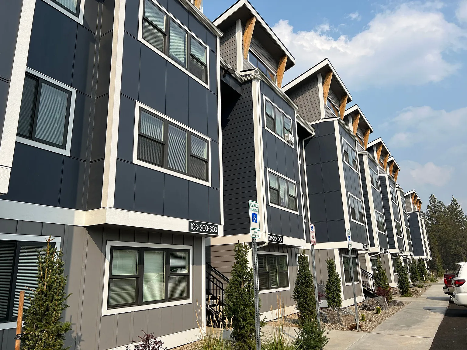 Pine View — Photo 1