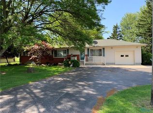 2965 Sugar Ridge Rd, Pemberville, OH 43450