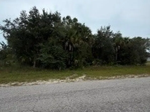 512 Plumosa Ave, Lehigh Acres, FL 33972