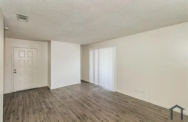 1221 N Peach Ave #226 — Photo 1