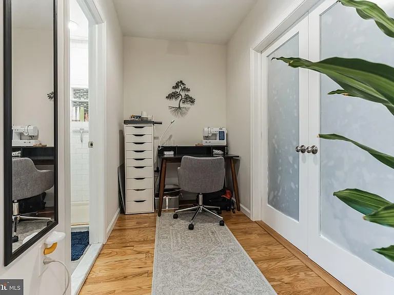420 S 24th St — Photo 16