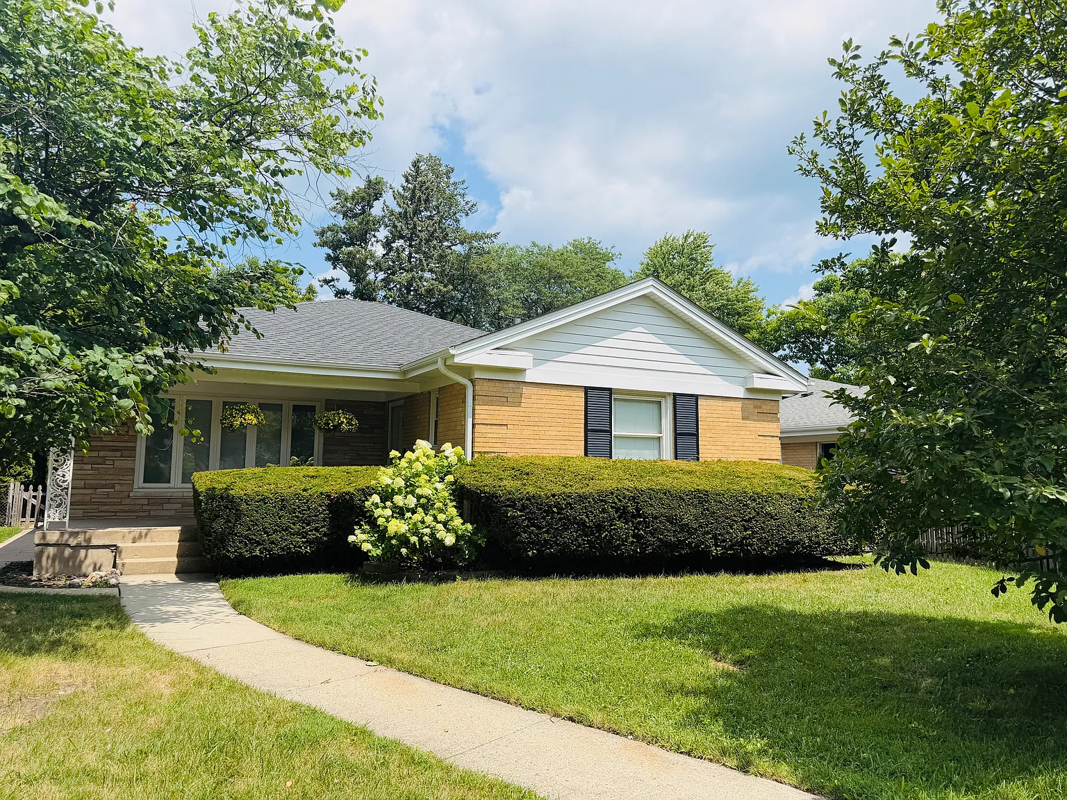 2106 Lake Avenue — Photo 1
