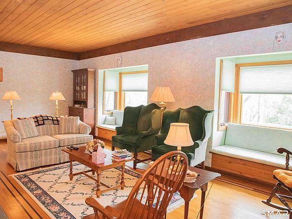 4th image of 58 Barnes Hill Road