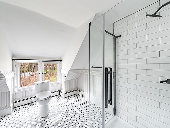 4th image of 245 Clinton St #2