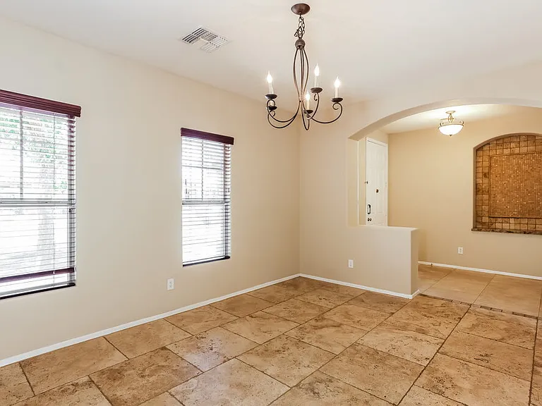 7117 W Sophie Ln — Photo 7