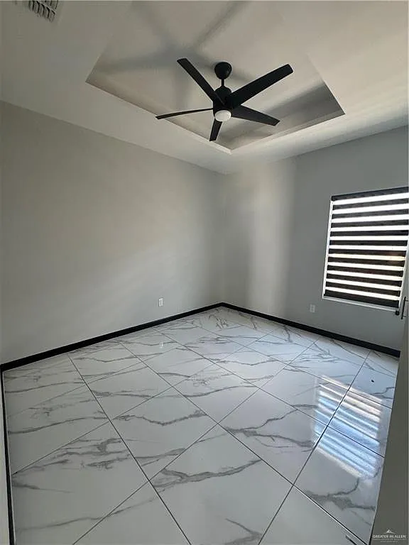 1420 E Hibiscus Ave — Photo 4
