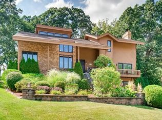 12820 S Seneca Rd, Palos Heights, IL 60463