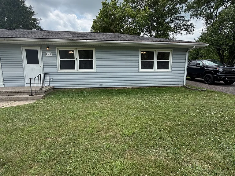 122 Jac Ct — Photo 2