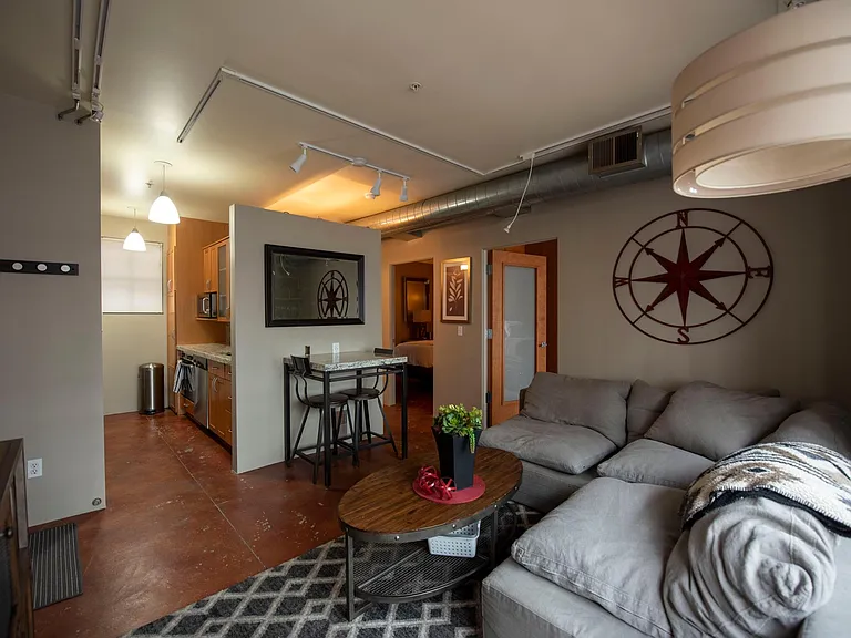 336 W Broadway #310 — Photo 5