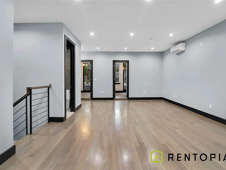 540 Driggs Ave #1E — Photo 10