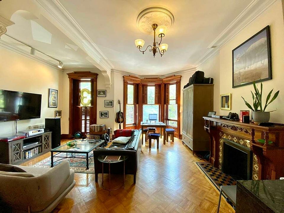 1st image of 769 Carroll St APT 3