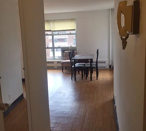 5th image of 80 La Salle St APT 19E