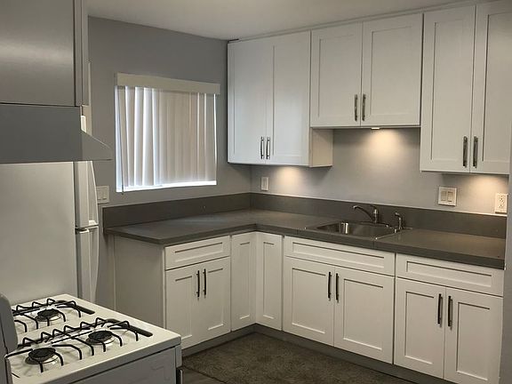 5th image of 1108 W 102nd St APT A