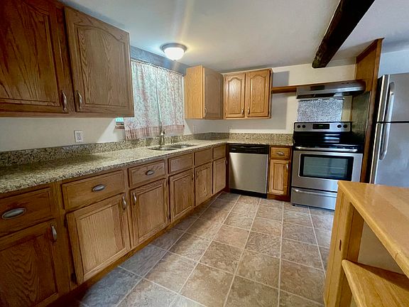 2nd image of 4 Shawsheen Rd