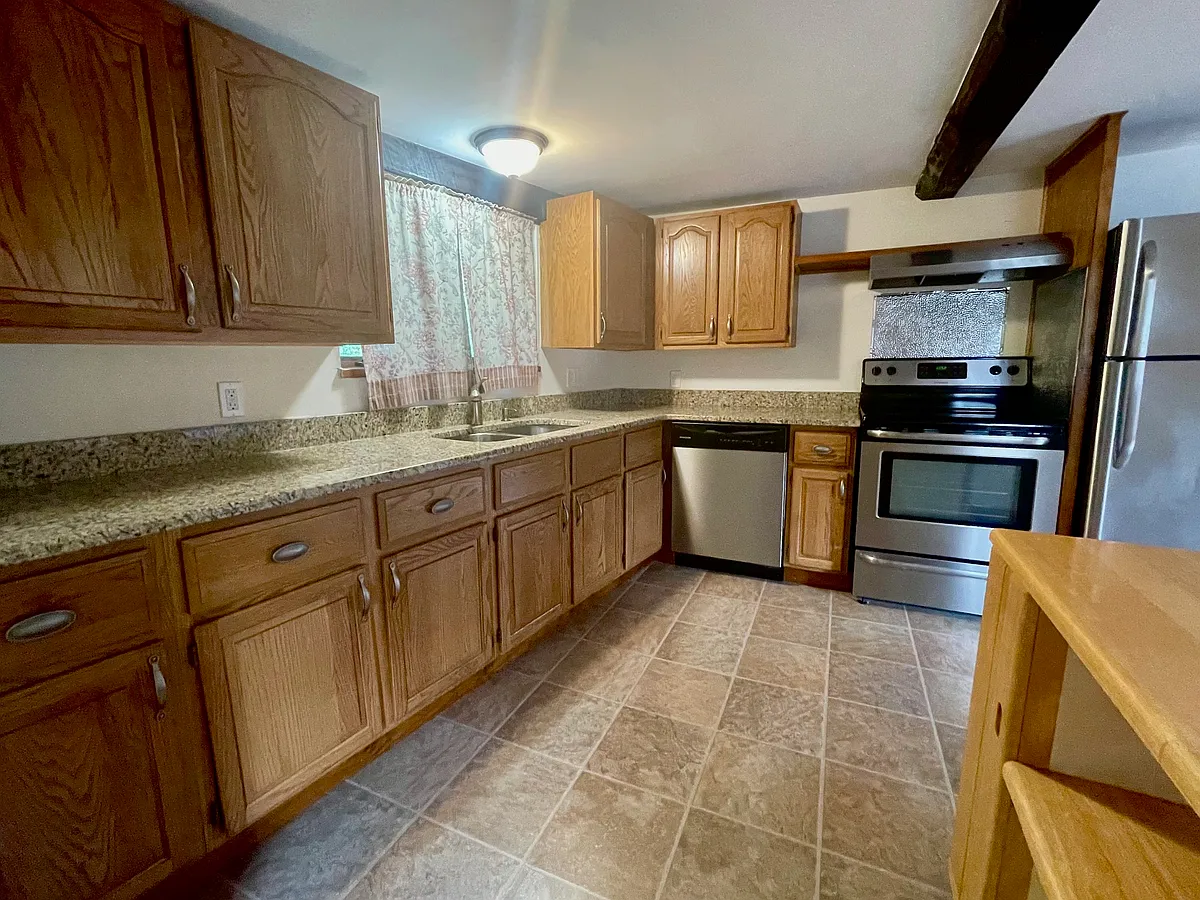 Building Photo - 4 Shawsheen Rd
