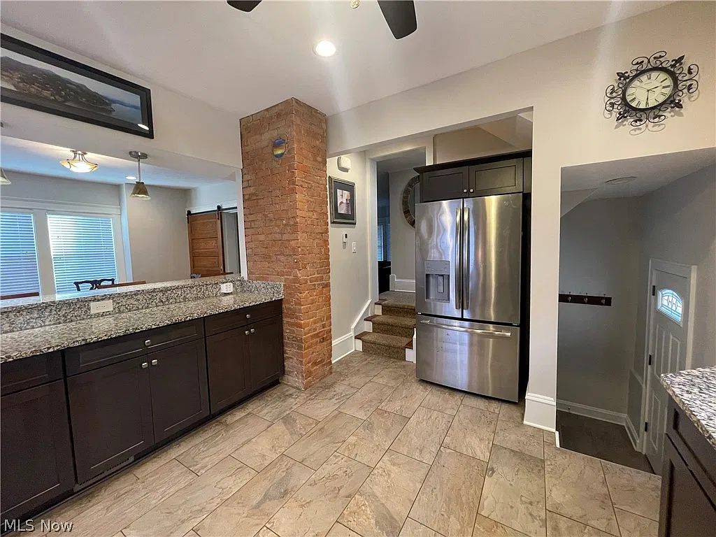 5 bed, 2.5 bath, $3,450 — Photo 3