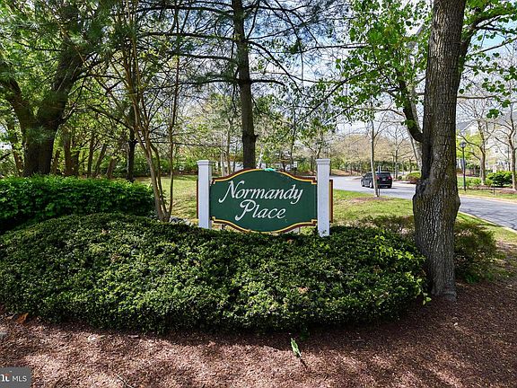 3rd image of 13900 Farnsworth Ln APT 4303