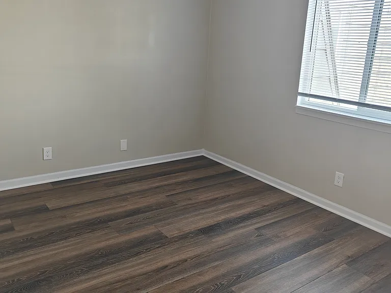 Fox Meadows Apartments — Photo 24