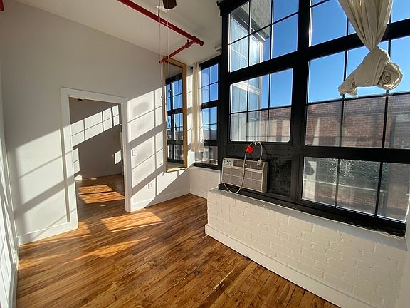 5th image of 279 McKibben St #22